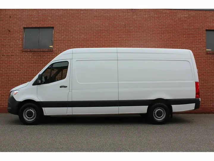 Mercedes-Benz Sprinter Van 2022 photo 5