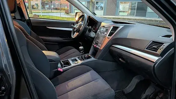 Subaru Outback 2010 photo 5