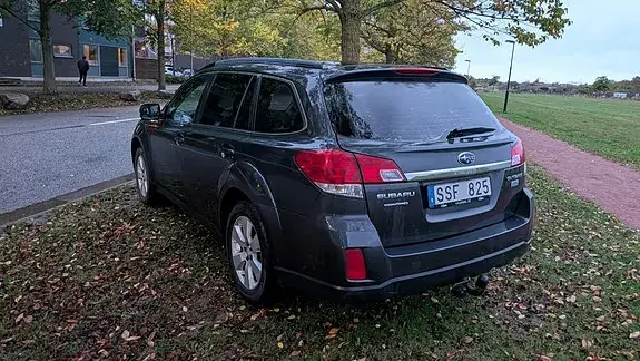 Subaru Outback 2010 photo 4