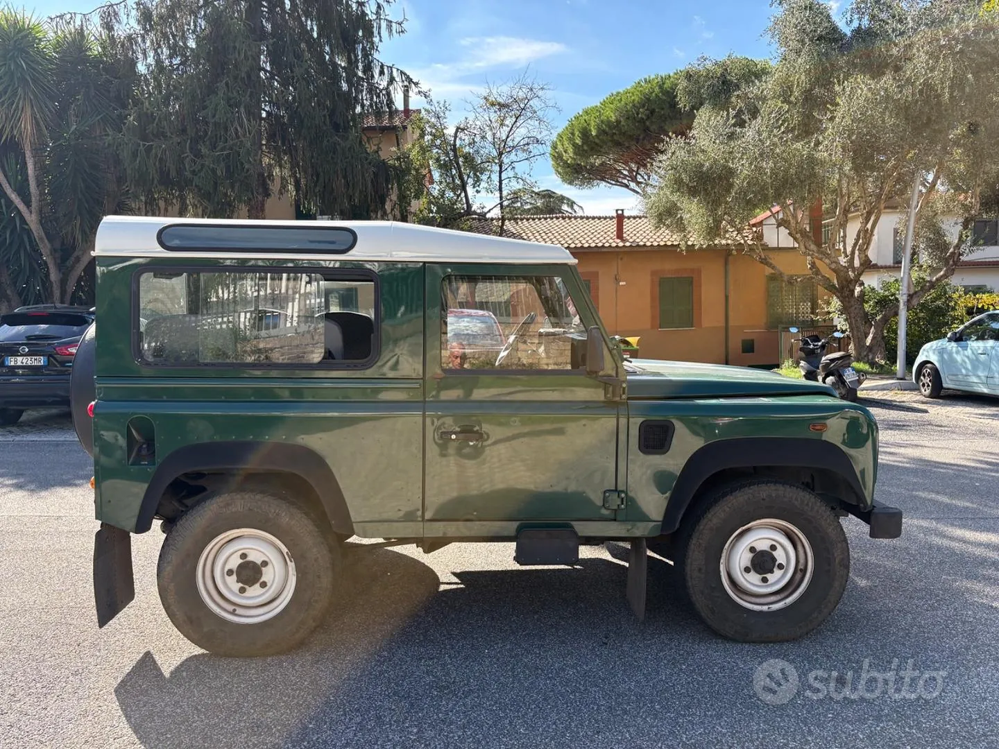 Land Rover Defender 2003 photo 2