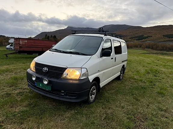 Toyota Hiace 2007 photo 2