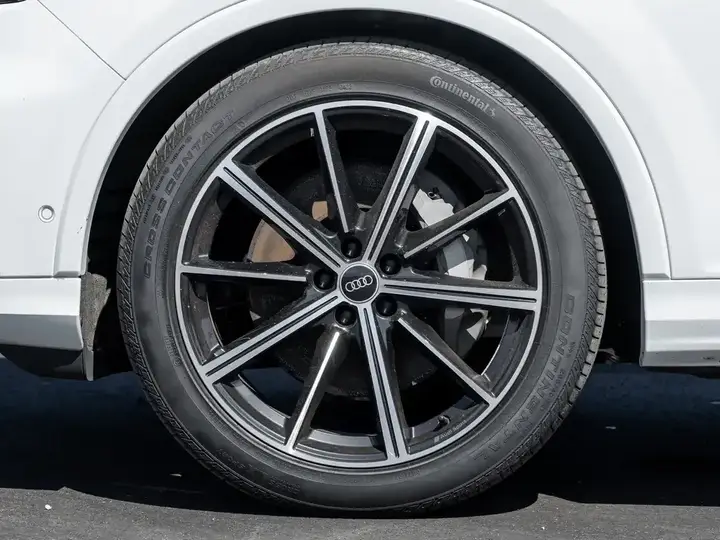 Audi Q7 2022 photo 4