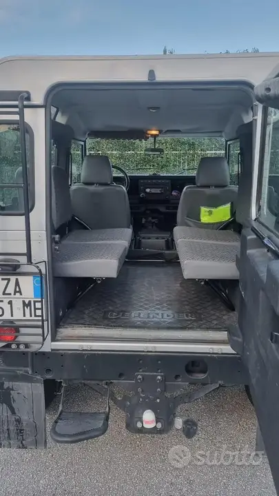 Land Rover Defender 2004 photo 3
