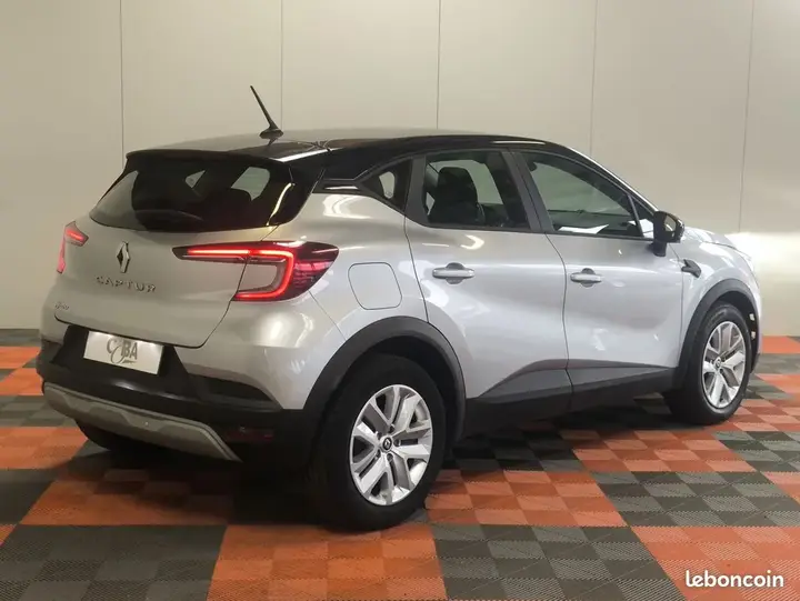 Renault Captur 2022 photo 2