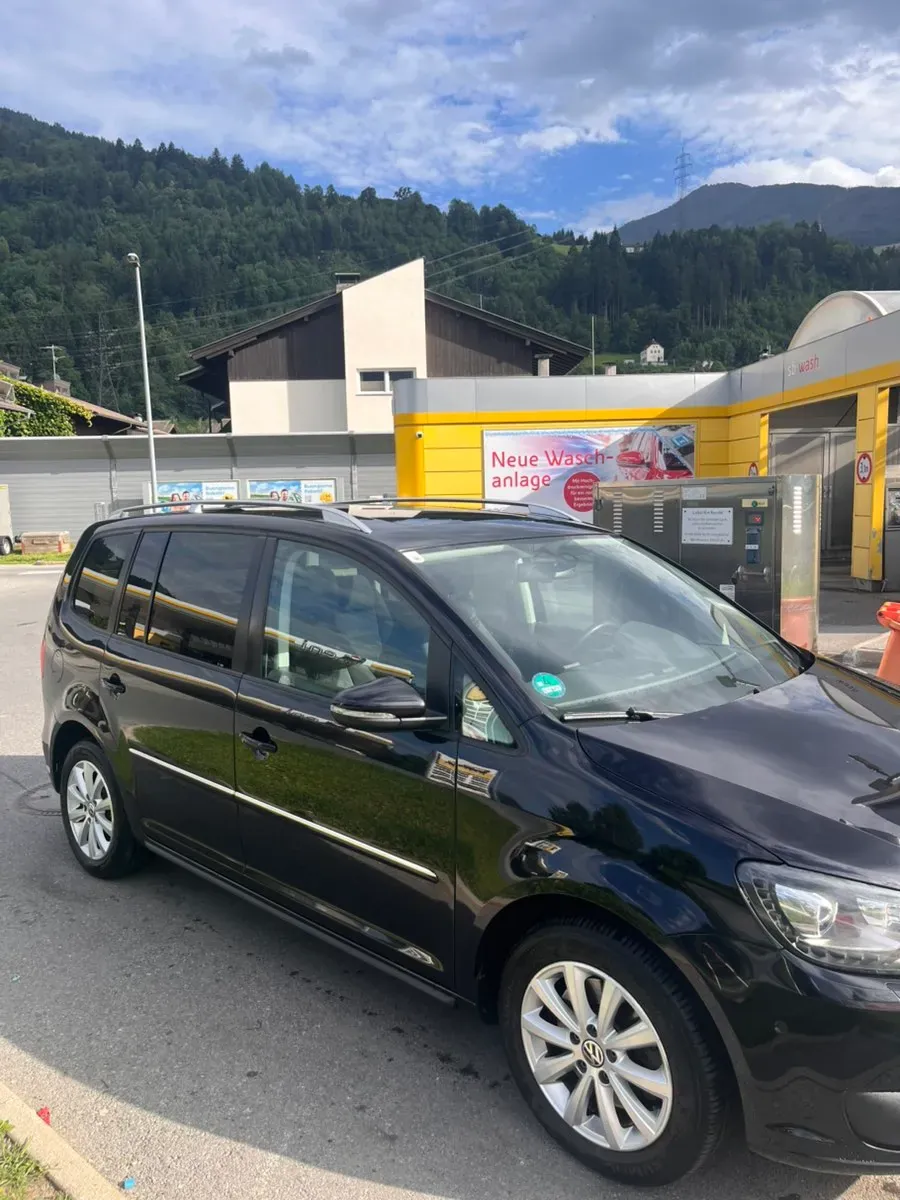 Volkswagen Touran 2012 photo 3