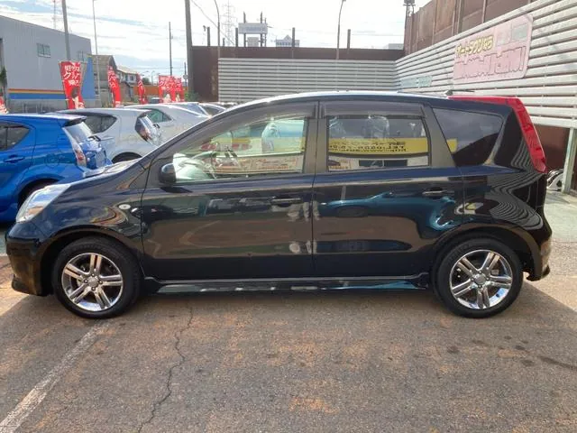 Nissan Note 2011 photo 5