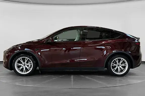 Tesla Model Y 2024 photo 2