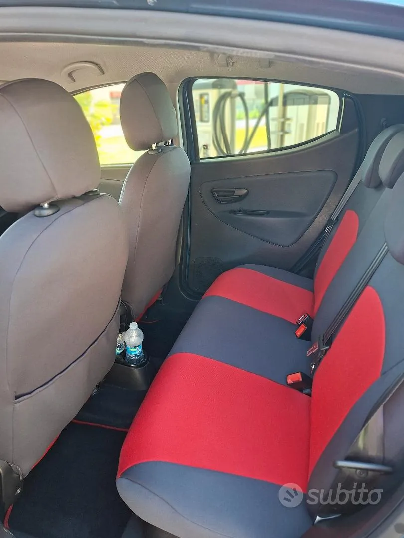Lancia Ypsilon 2021 photo 2
