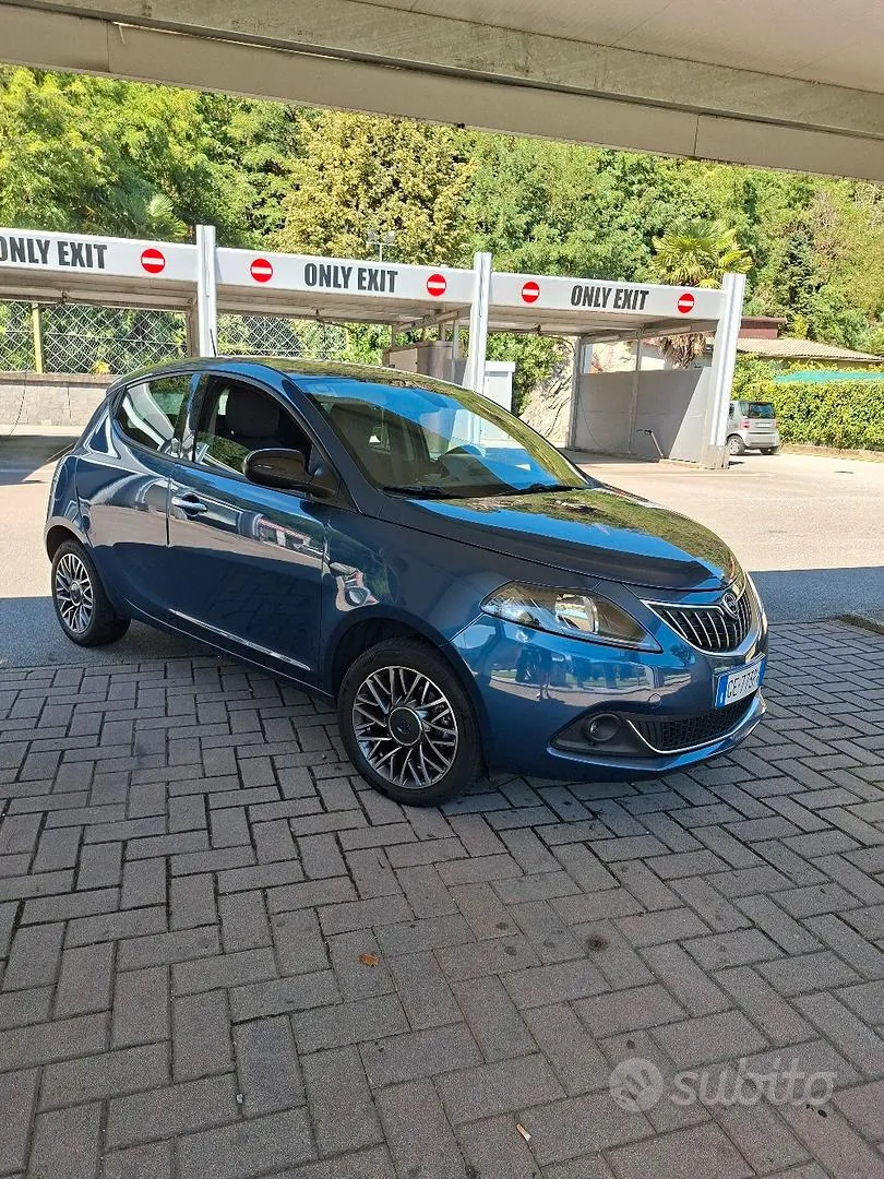 Lancia Ypsilon