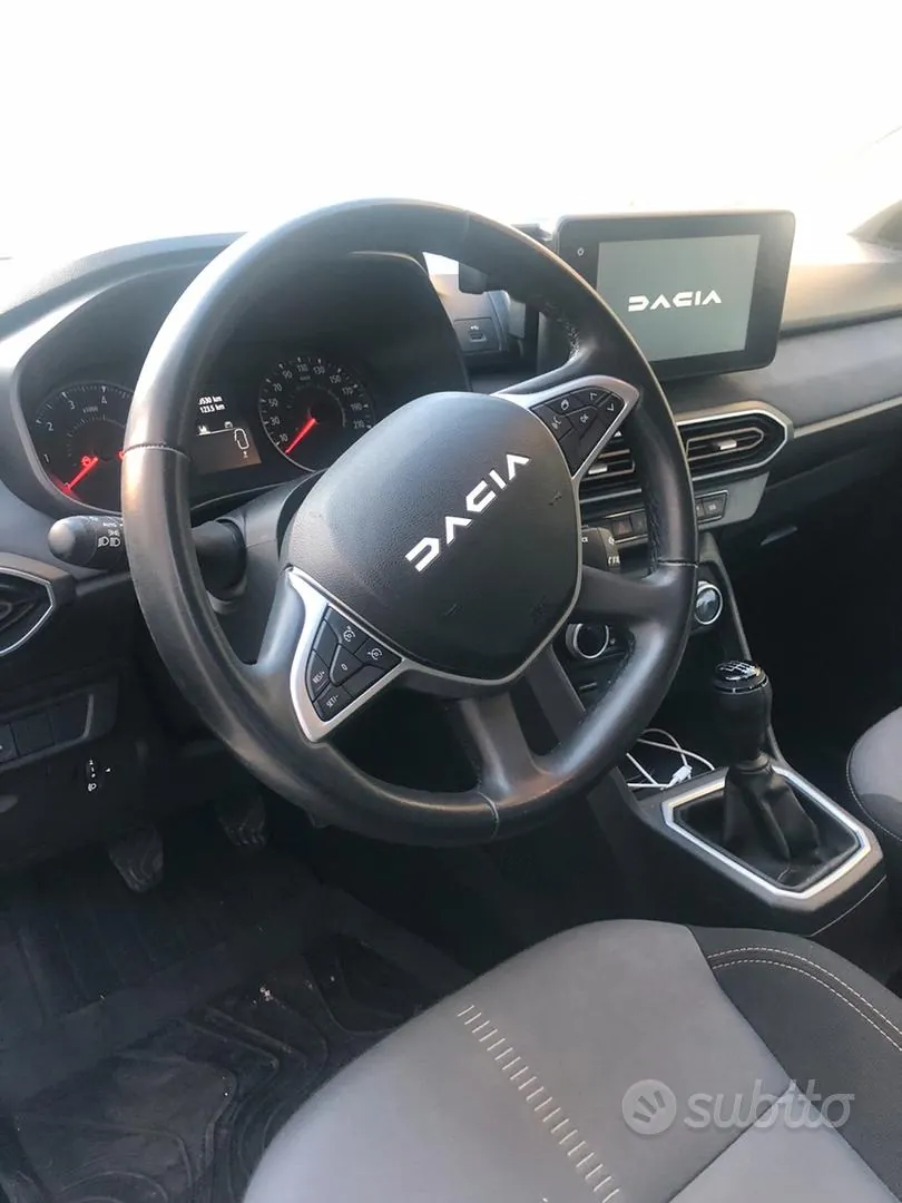 Dacia Sandero 2024 photo 2