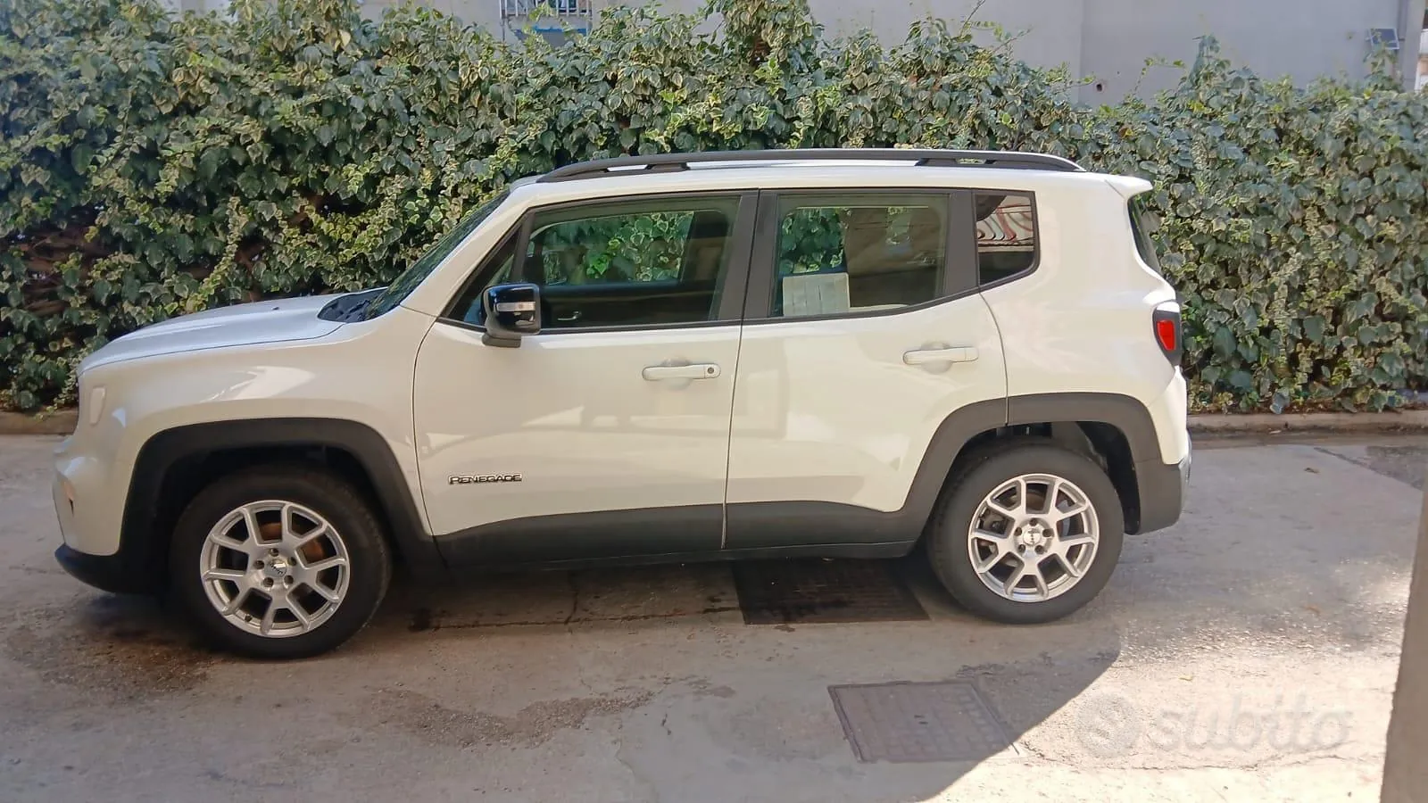 Jeep Renegade 2023 photo 2
