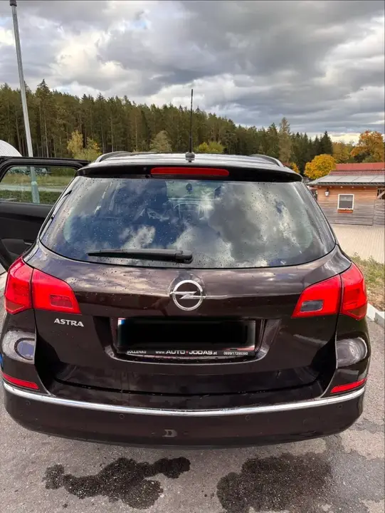 Opel Astra Sports Tourer 2013 photo 3