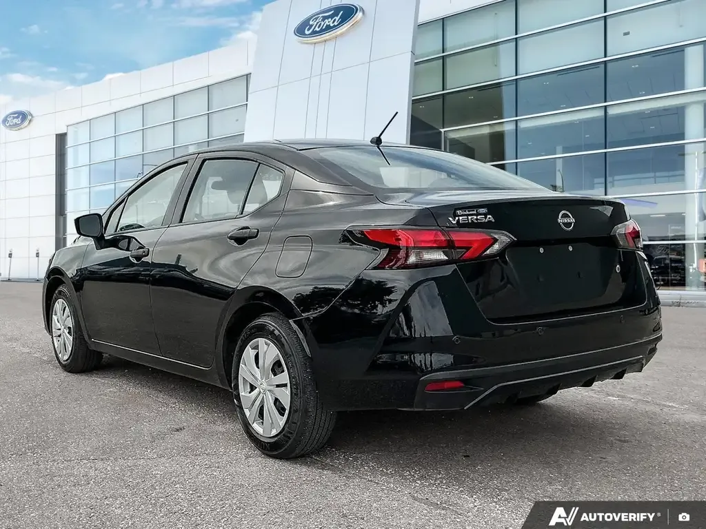 Nissan Versa 2025 photo 5