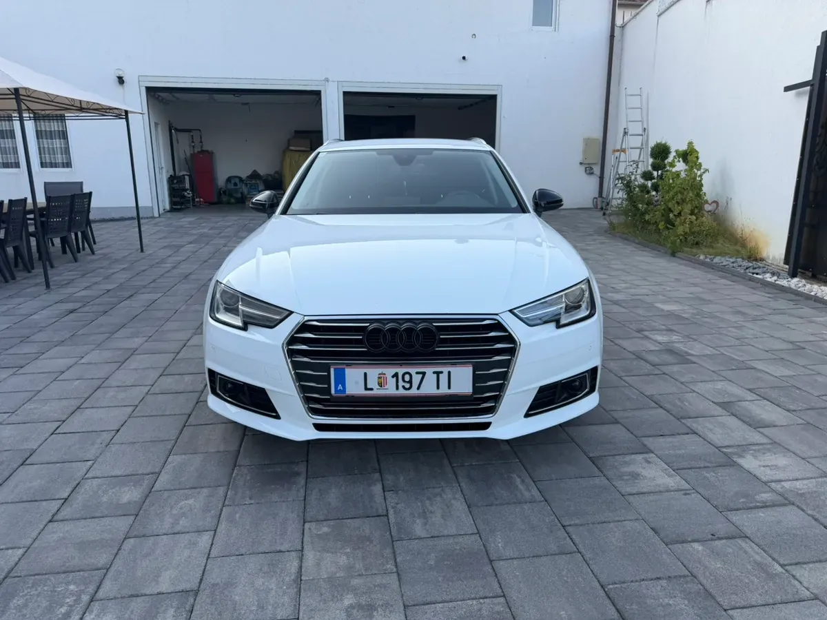 Audi A4 2017 photo 2