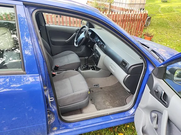 Skoda Octavia 2003 photo 2