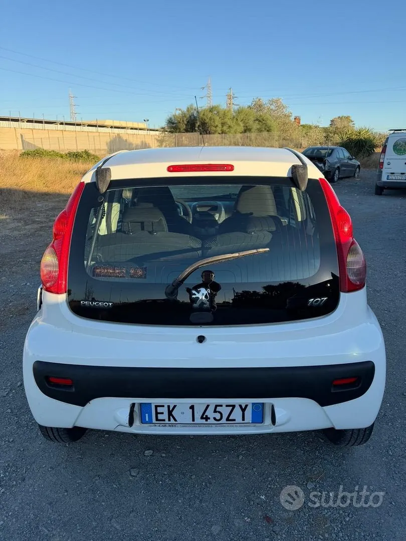Peugeot 107 2012 photo 4