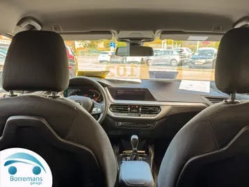 BMW 1 Series 2023 photo 2