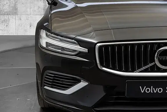 Volvo V60 2022 photo 3