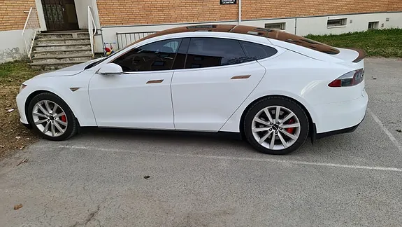 Tesla Model S 2015 photo 4