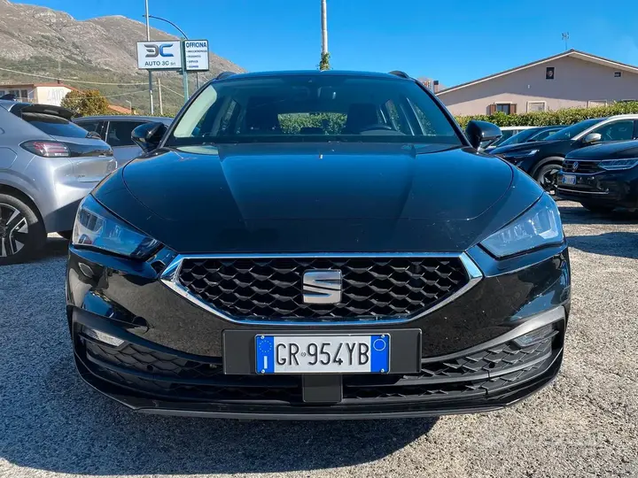 Seat Leon 2023 photo 2