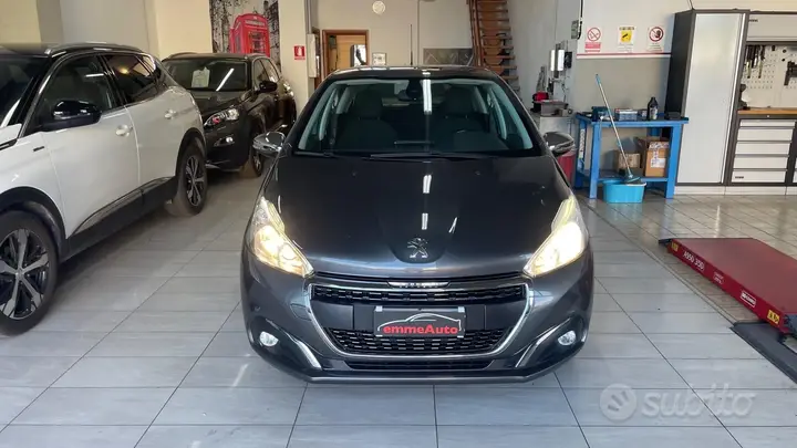 Peugeot 208 2018 photo 2
