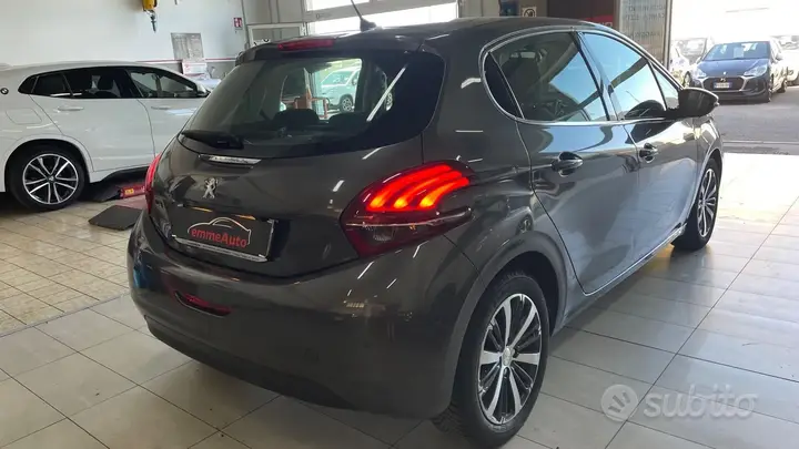 Peugeot 208 2018 photo 4