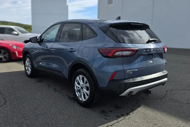 Ford Escape 2025 photo 3