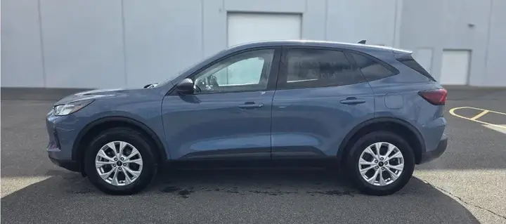 Ford Escape 2025 photo 2