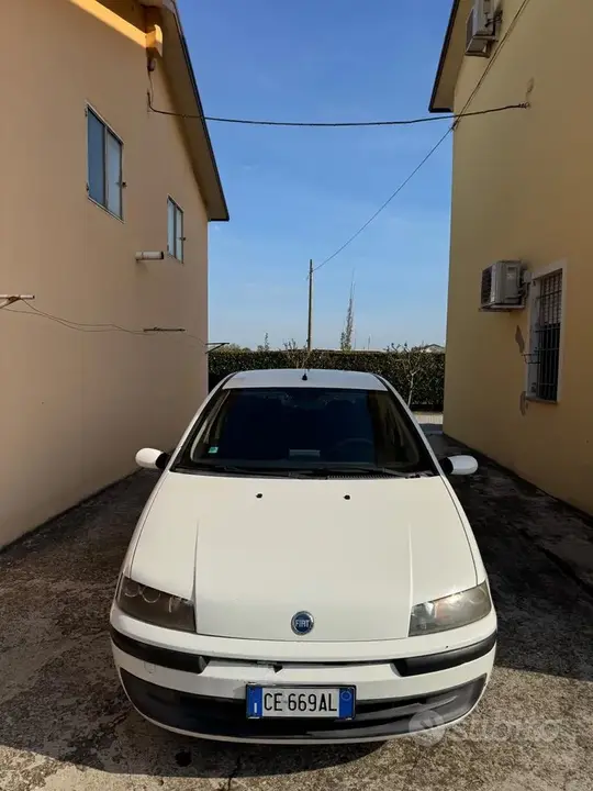 Fiat Punto 2003 photo 2