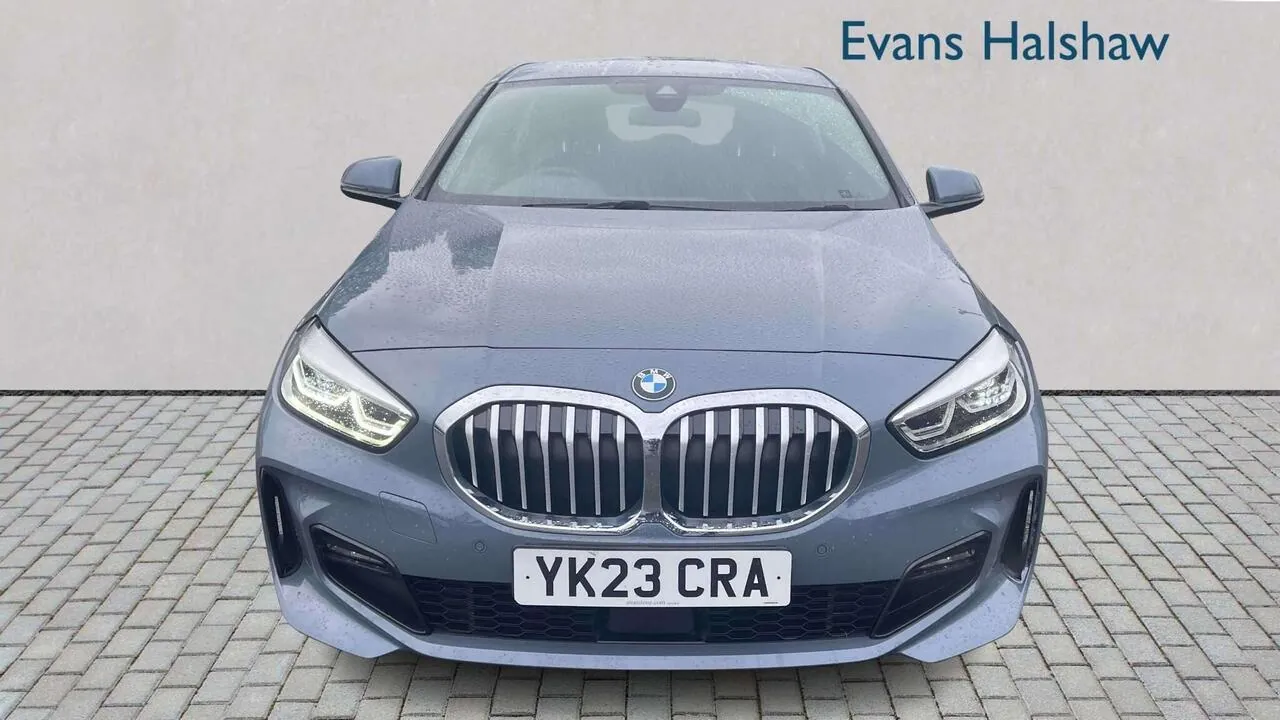 BMW 1 Series 2023 photo 5