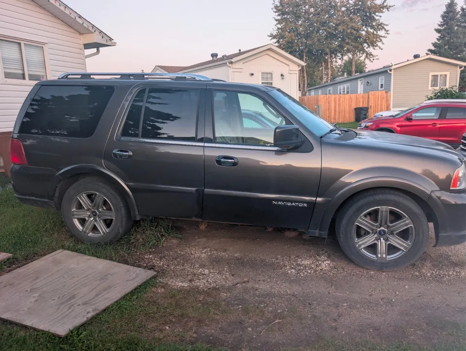 Lincoln Navigator 2006 photo 2