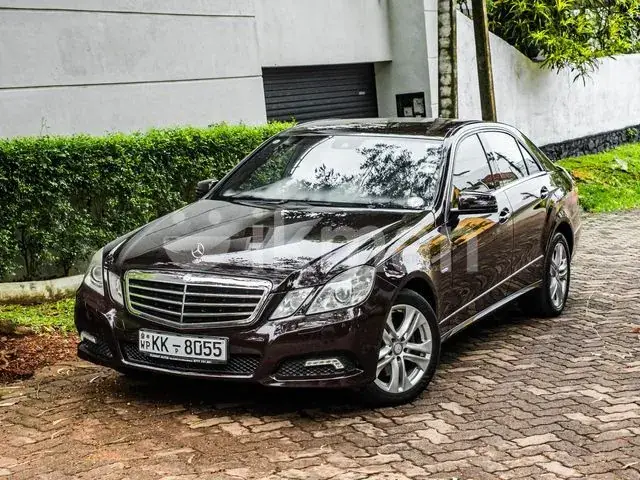 Mercedes-Benz E200