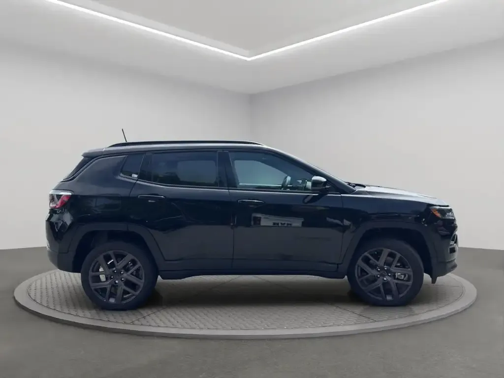 Jeep Compass 2026 photo 3