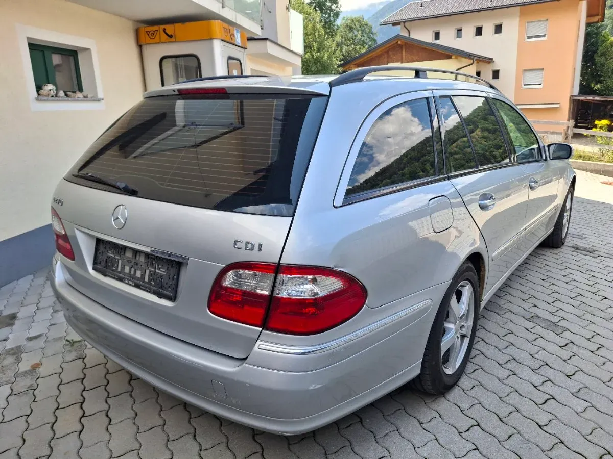 Mercedes-Benz Eklasse 2003 photo 3