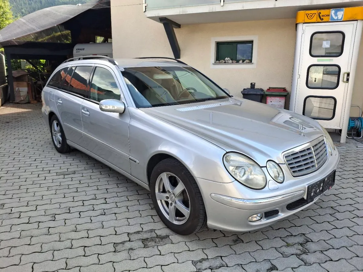 Mercedes-Benz Eklasse 2003 photo 2