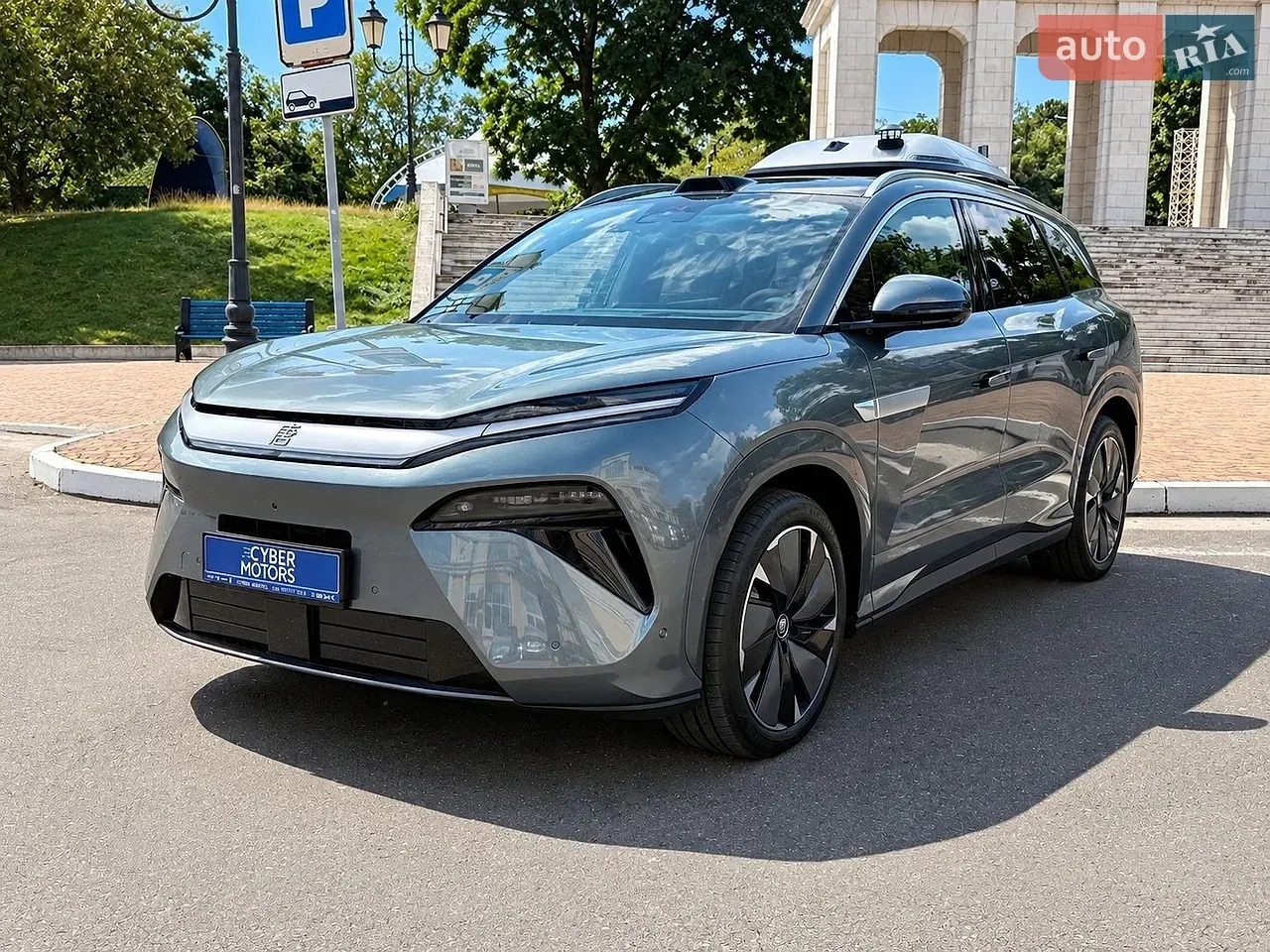 BYD Tang L
