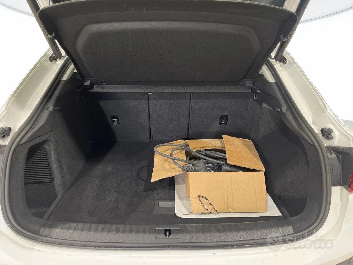 Audi Q3 2021 photo 4