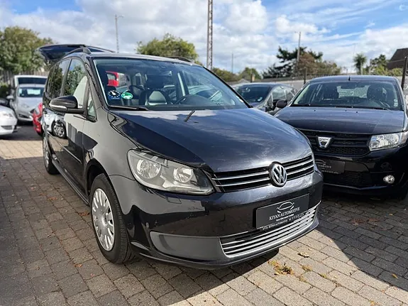 Volkswagen Touran 2011 photo 3