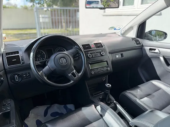Volkswagen Touran 2011 photo 5