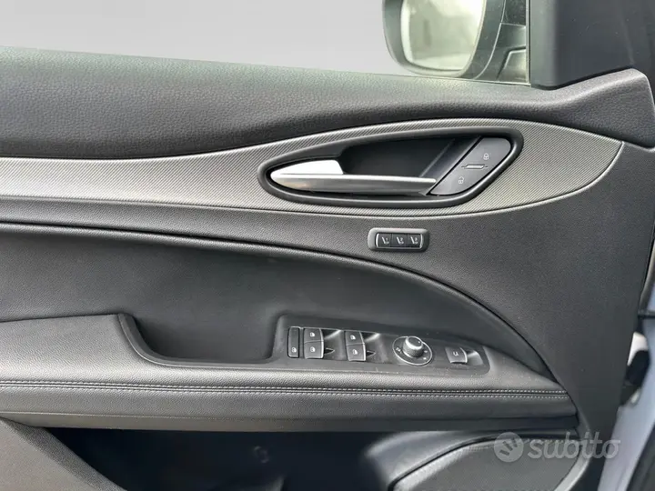Alfa Romeo Stelvio 2024 photo 4