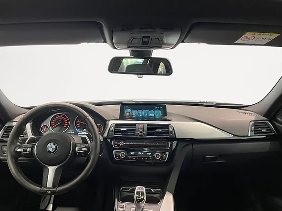 BMW 320 2017 photo 2