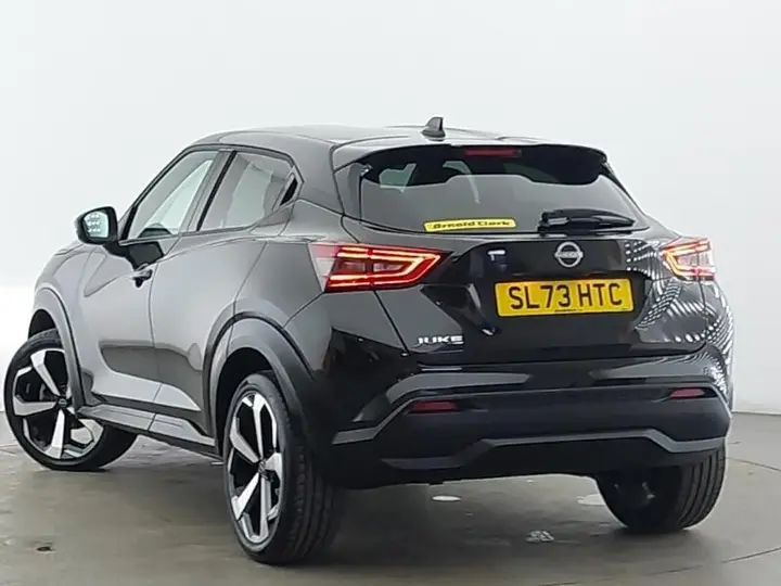 Nissan Juke 2023 photo 2