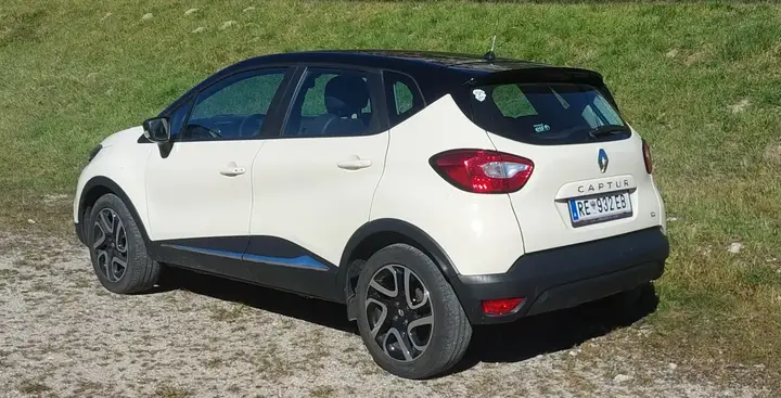 Renault Captur 2015 photo 2