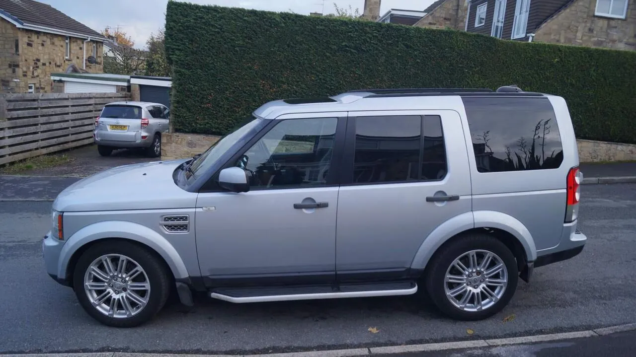 Land Rover Discovery 4 2011 photo 4