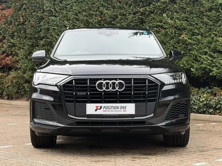 Audi Q7 2020 photo 2