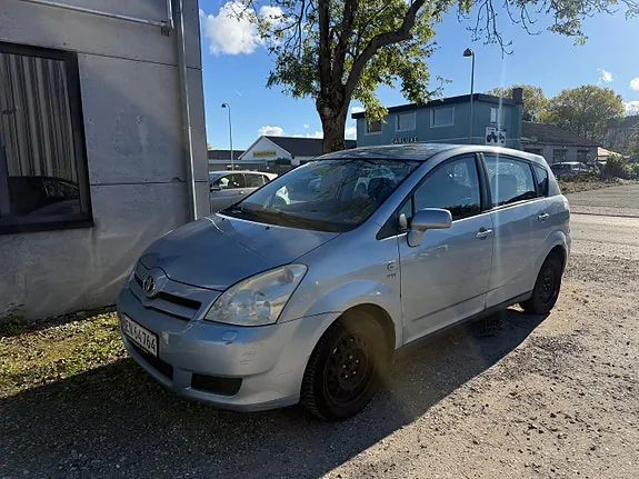 Toyota Corolla Verso 2005 photo 3