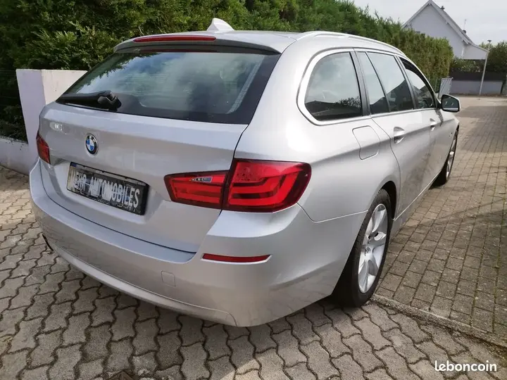 BMW 5 Series 2011 photo 2
