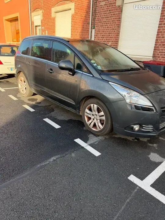 Peugeot 5008 2013 photo 3