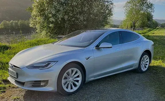 Tesla Model S 2017 photo 3