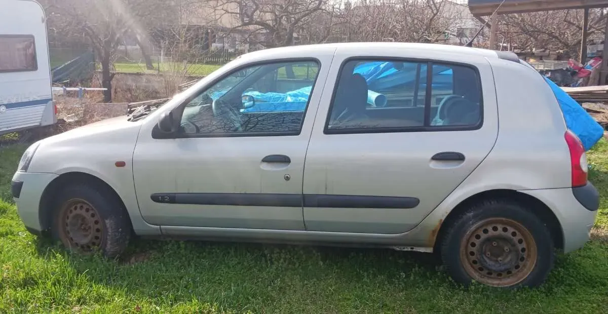 Renault Clio 2002 photo 3